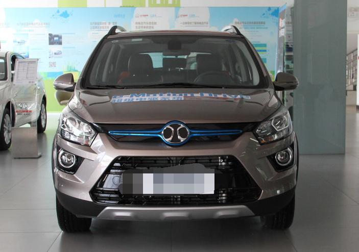 北汽ex260:平凡中透露着丝丝高贵与奢华,为整车增色不少