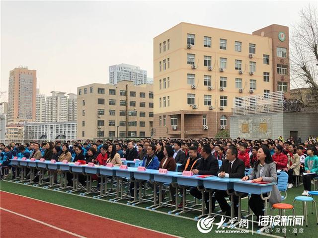 跟着"纸飞机大咖"放飞科技梦!青岛四中科技节惊艳这个春天!