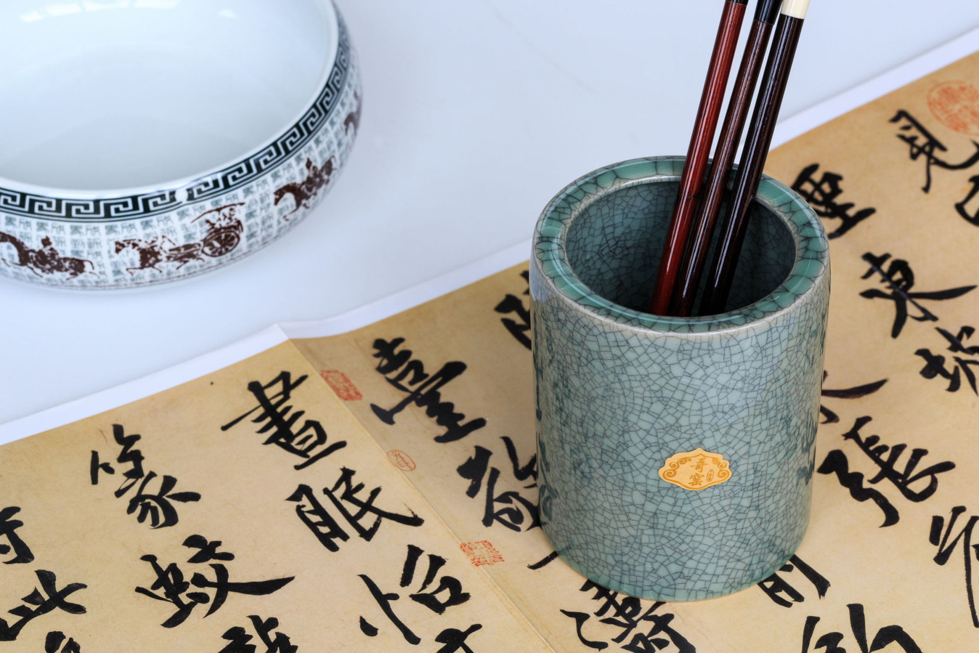 释义:容易做成的事不长久,通过艰辛取得的成就会保持到最后.