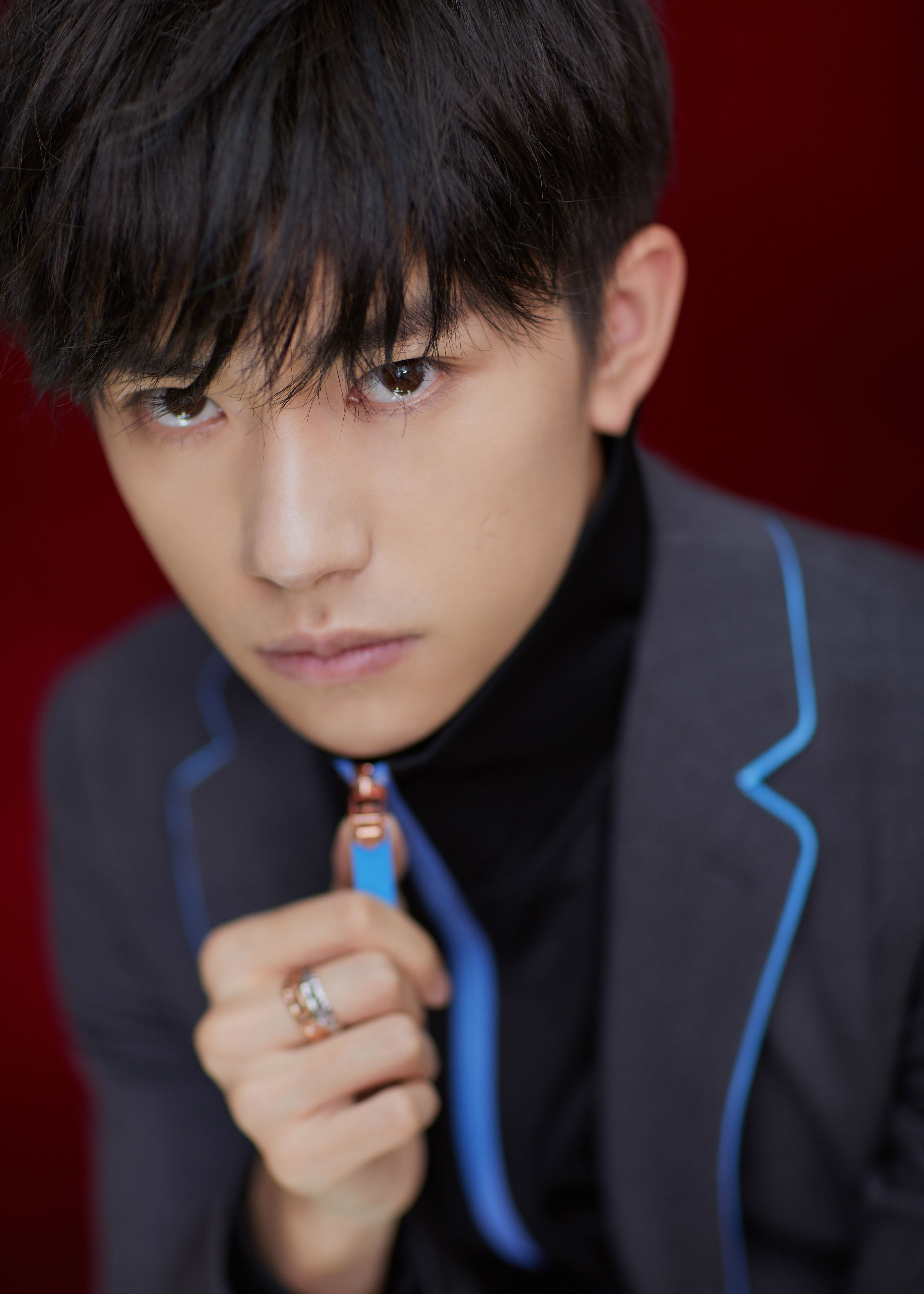 易烊千玺:2019清单第一位是体验翼装飞行