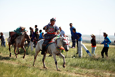 内蒙古锡林郭勒盟西乌珠穆沁旗赛马节举办