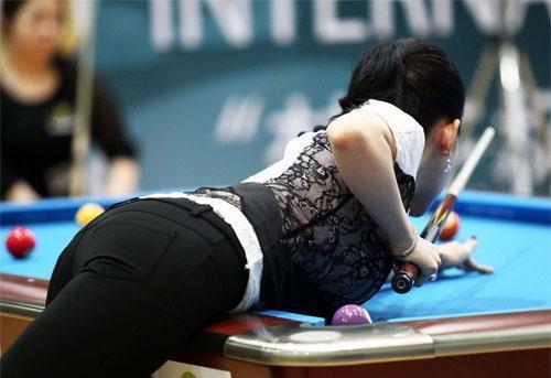 台球界"冰美人"何心如,美貌冷艳,完全不输"九球天后"潘晓婷