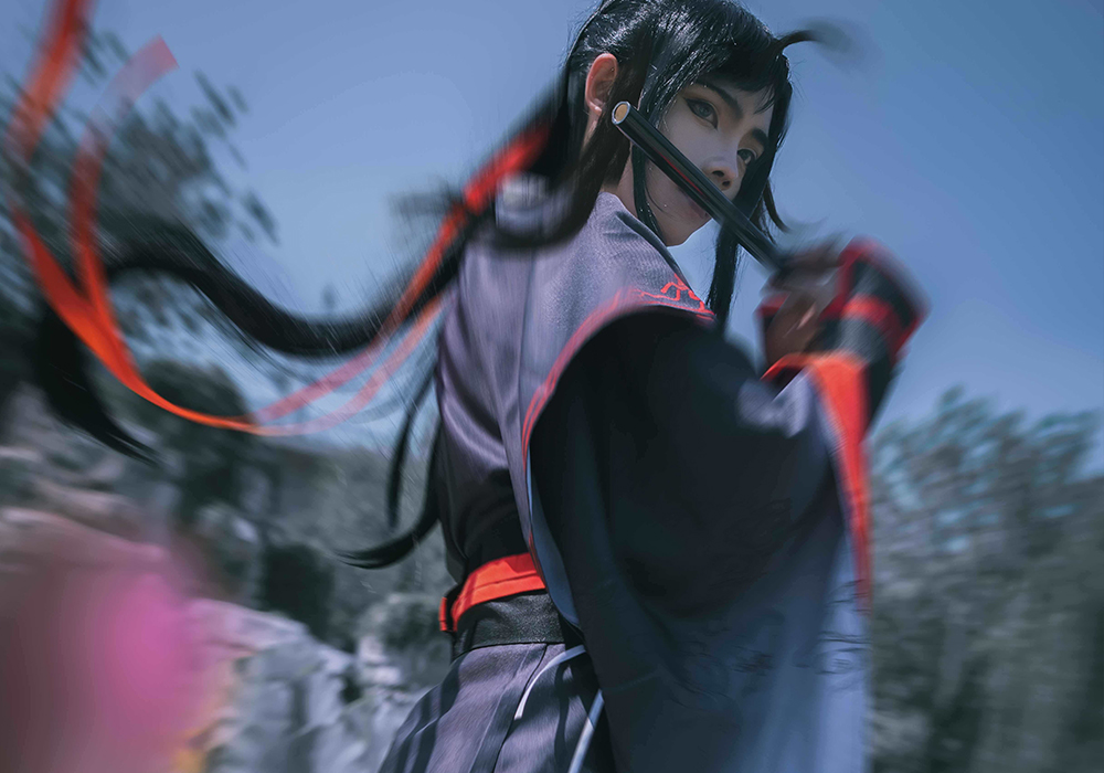 《魔道祖师》帅气的魏无羡cos,五官俊俏气质好,看到背景泪目了