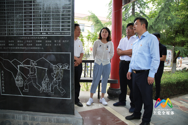 上党区委书记王现敏深入韩店镇调研