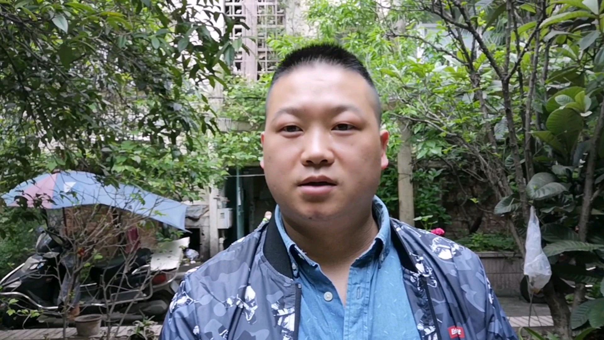 吃六斤带皮牛肉酸汤火锅,几老表喝五斤米酒,一大家其乐融融