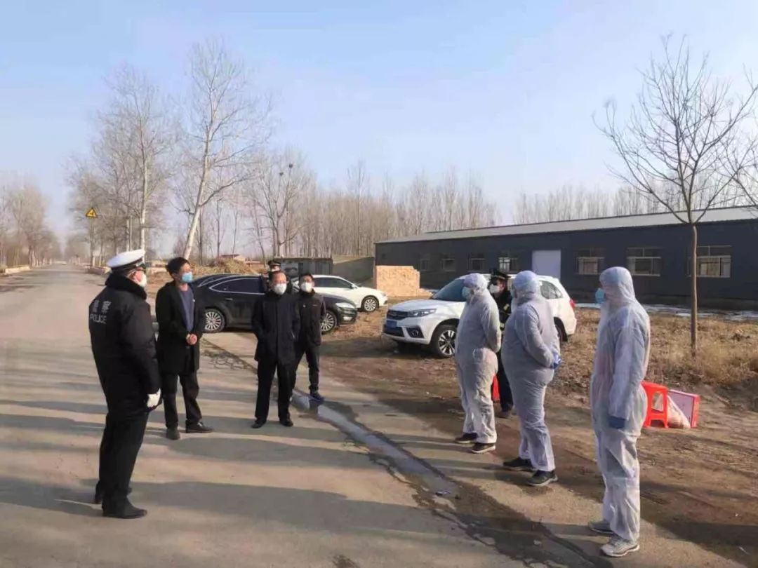 李金凯到小庄乡看检查疫情防控工作
