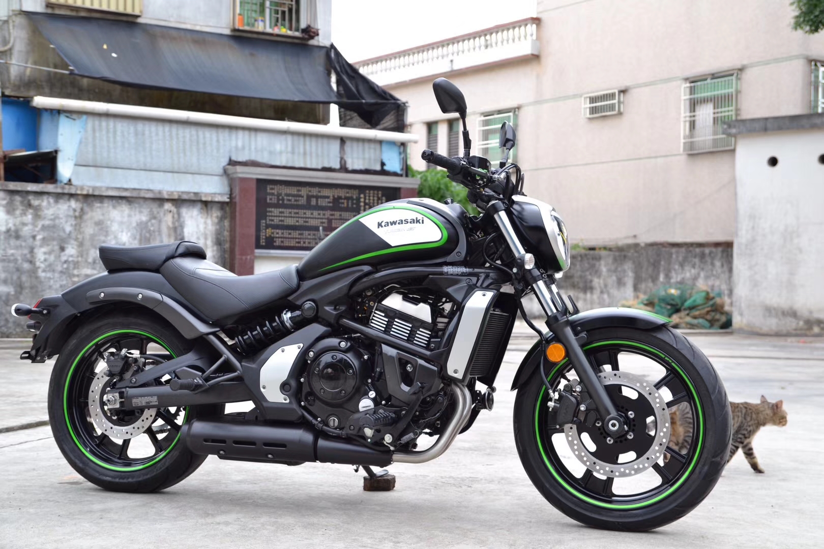 一款国内能买到的大排量太子车:川崎火神650!