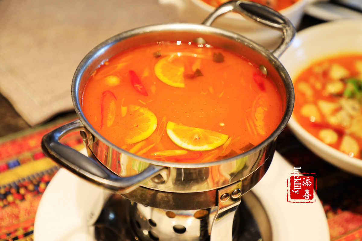 自助泰式火锅,158元一位的价格.