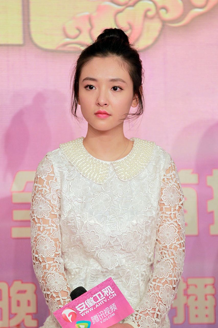 吴倩是一位备受瞩目的年轻演员,她在娱乐圈中的发展备受关注.