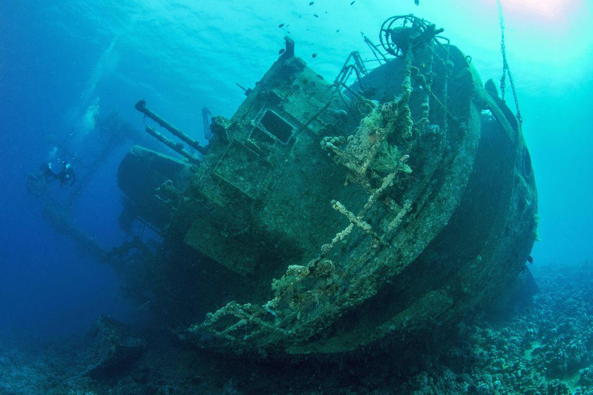 泰坦尼克号在海里沉了70年,为何却一直没打捞?专家:不能碰