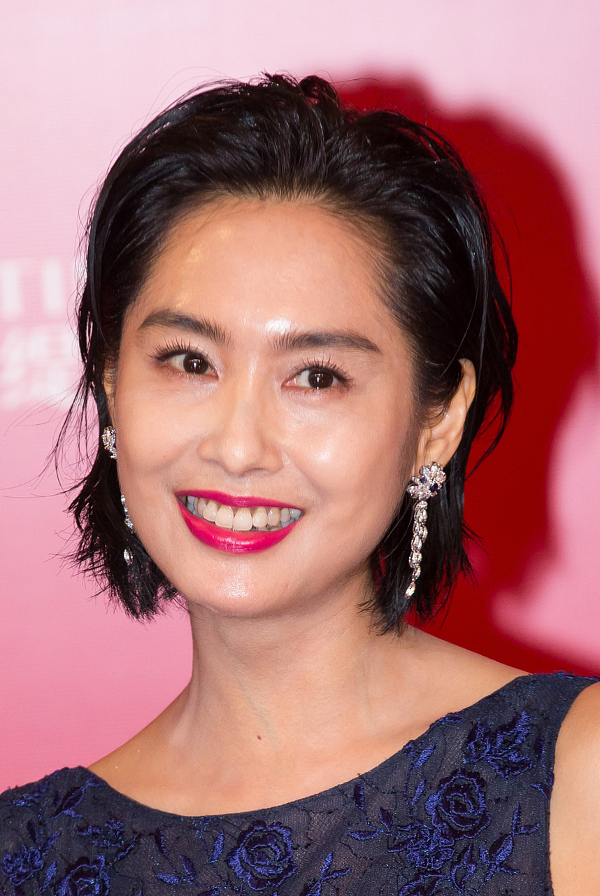 朱茵是一位上海演员,曾出演《辣妈正传》,《幸福触手可及》等剧.