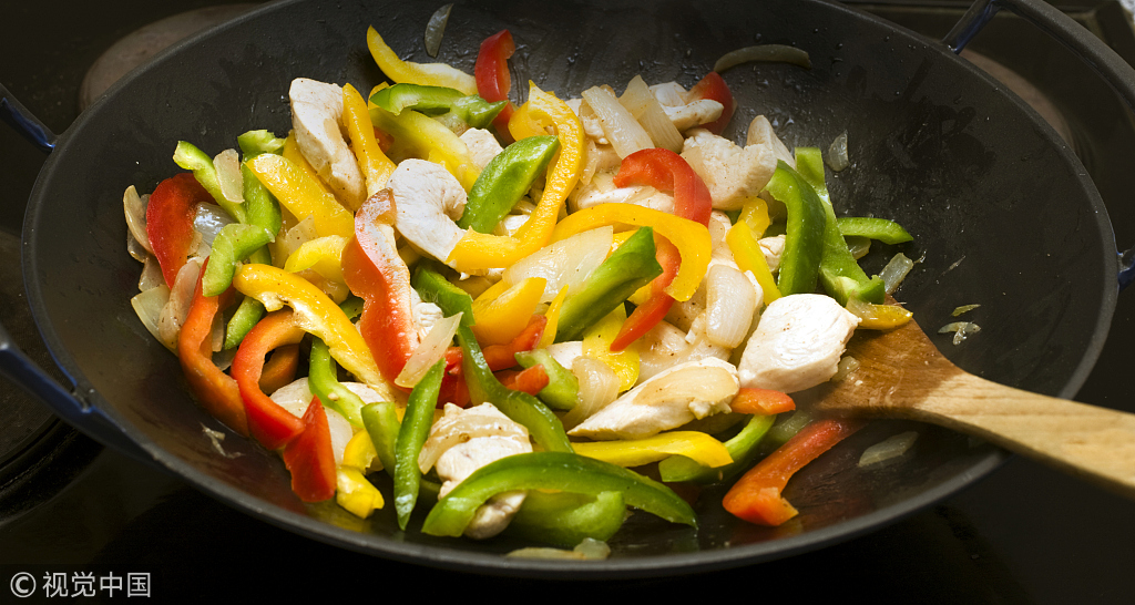 也可以将亚麻籽油(少量)与其他植物油(多量)调合后,用来炒菜也是可以