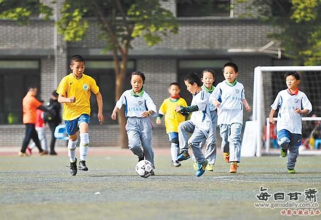 【图片新闻】兰州市东郊学校举行春季田径运动会暨足球嘉年华活动