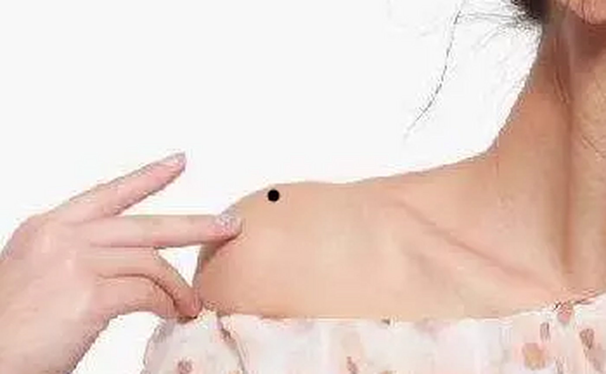 肩膀顶端或是侧面的痣叫做畅达痣,如有此痣,那么以后无论做什么事都能