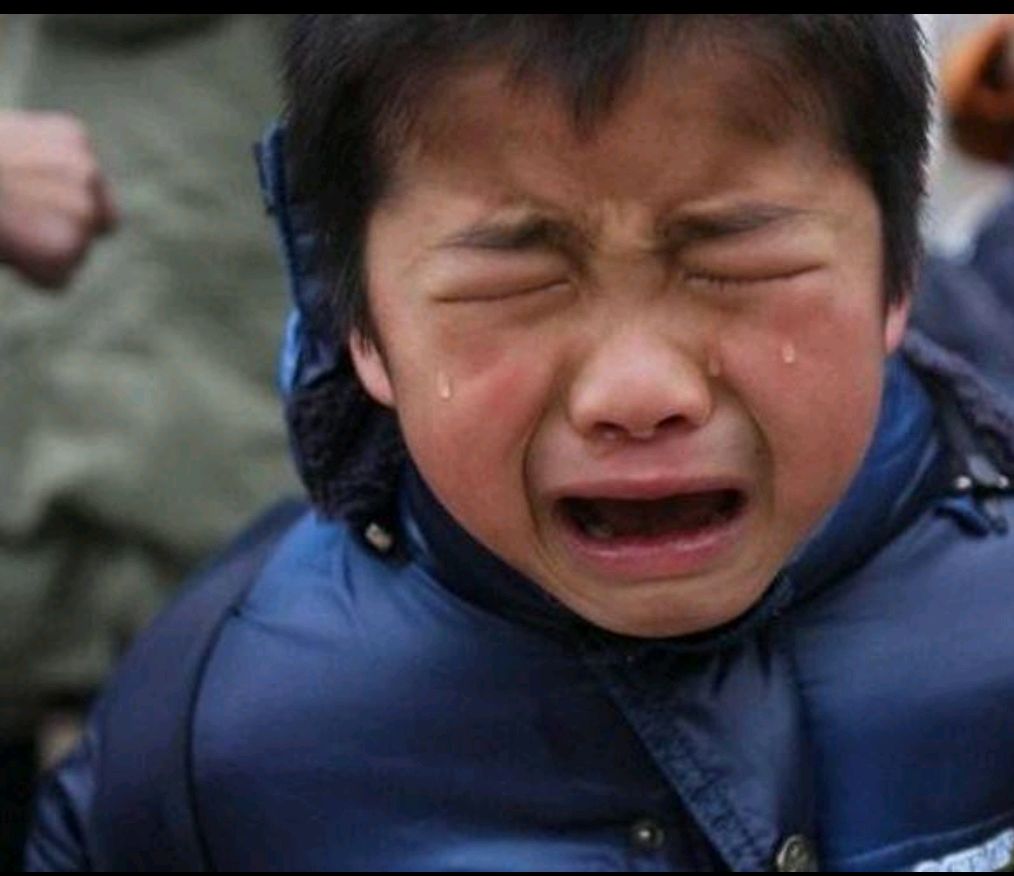 小学生开学第一天,忘记教室在哪了,急哭