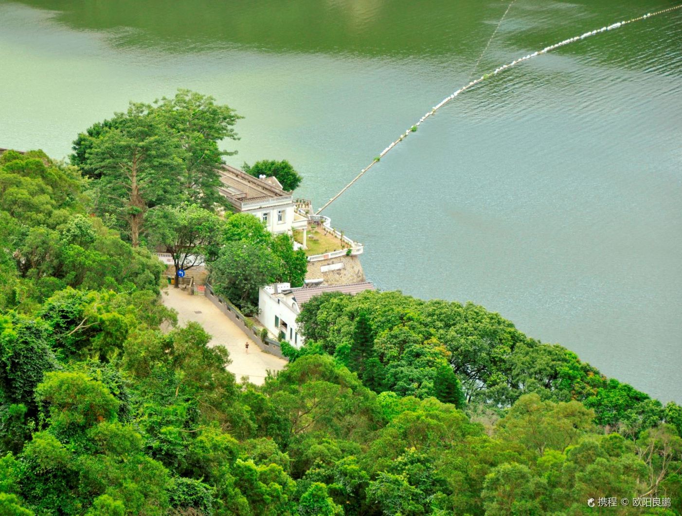 东方第一漂漂道全长6公里,漂流时间2.5个小时.