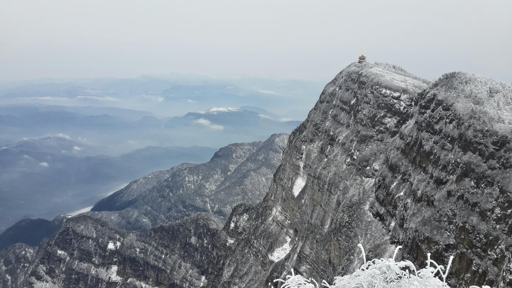 關於它,至今仍傳頌著一個動人的故事:相傳古時候,珏山腳下山村裡一個