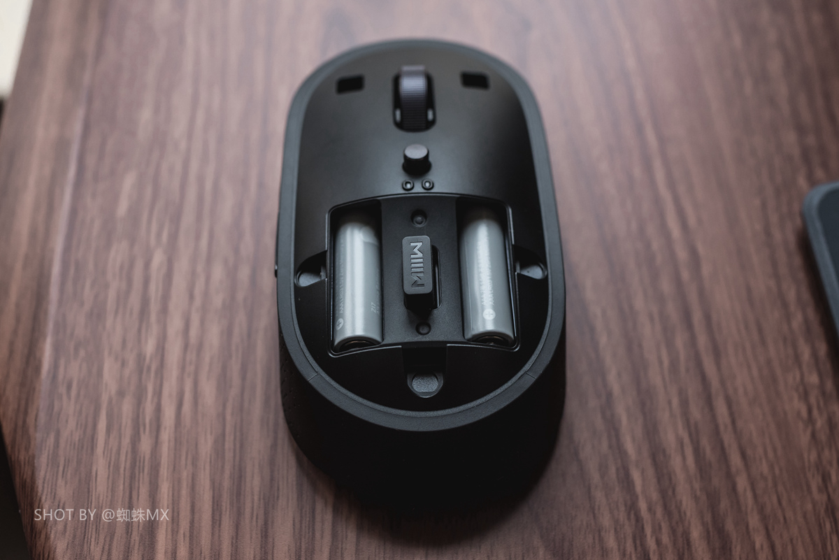 金属滚轮,支持苹果和win,小米5键全能双模鼠标只要169