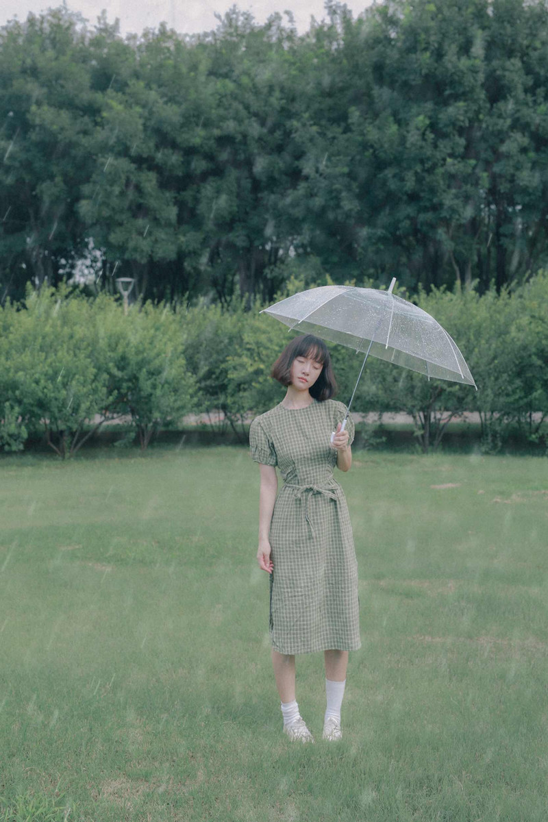 人像写真-撑伞的你,是如此的温柔