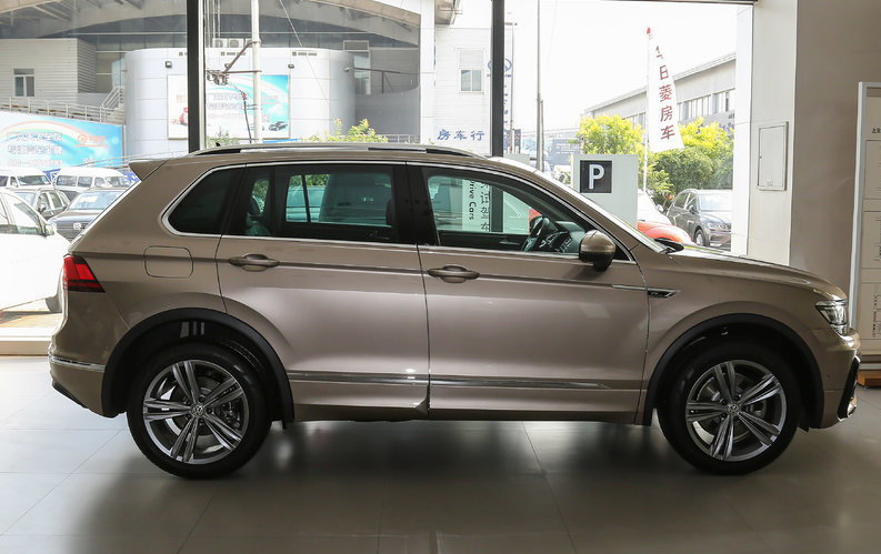 內飾寬敞的tiguan380tsi r-line