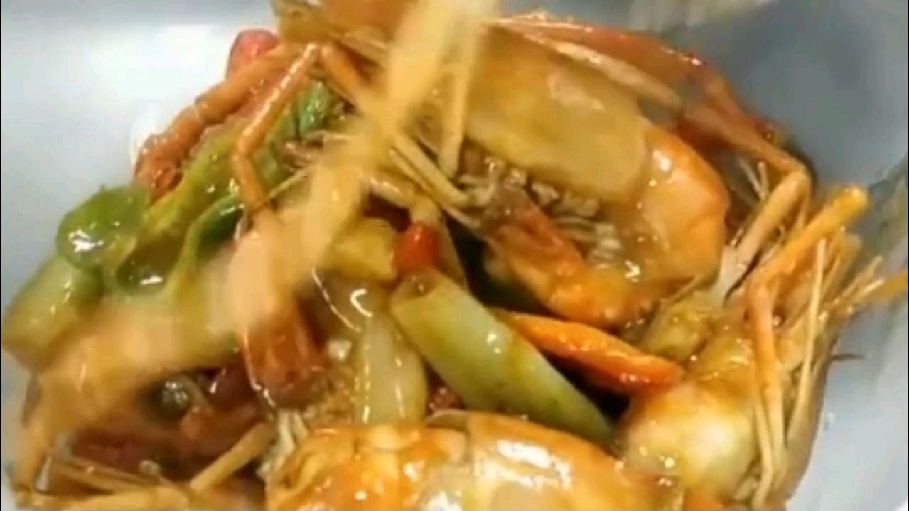 大厨教做红烧大虾,简单易做颜色非常好看,馋得流口水