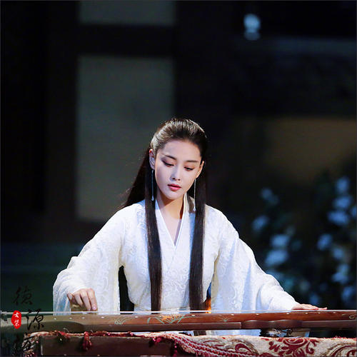 古装女星弹古筝,张馨予赵丽颖杨颖张敏,谁更能抓住你的心?