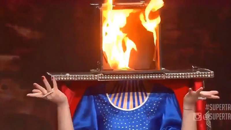 魔术揭秘:换头的魔术表演,道具制作非常简单,都可以学会变魔术,娱乐,魔术杂技,好看视频