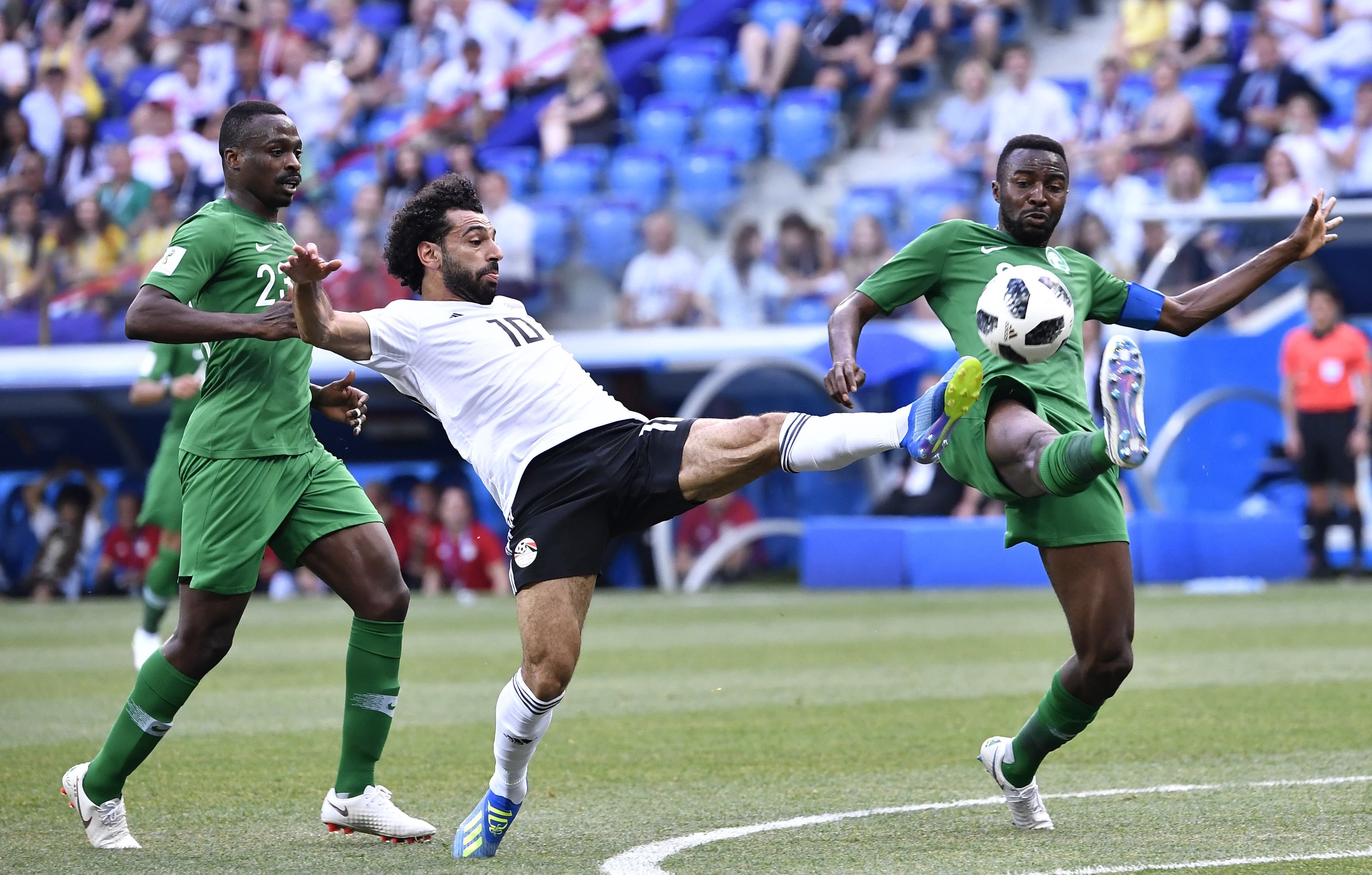 足球——a组:埃及队萨拉赫破门(1)