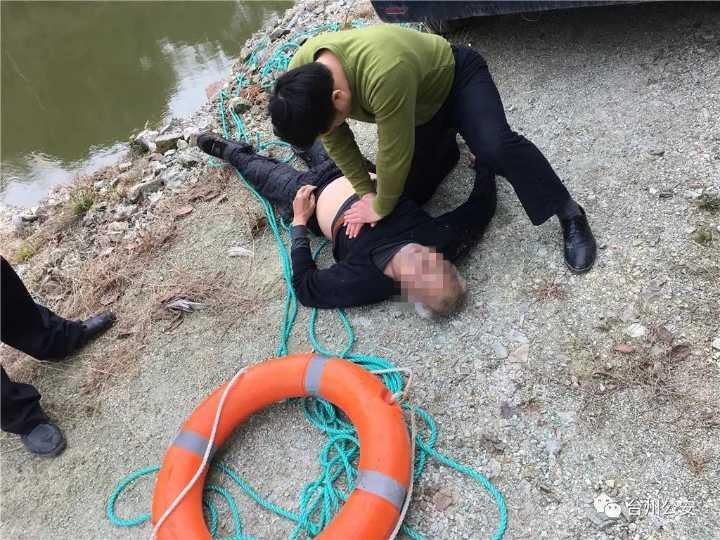 老人漂浮水库生死未卜,台州一派出所长下水救人