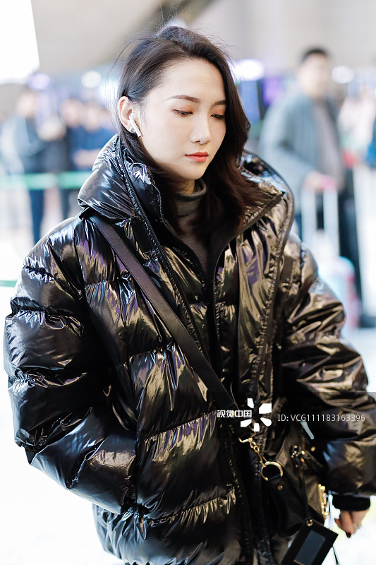 2018年12月24日,上海,snh48陆婷现身机场.