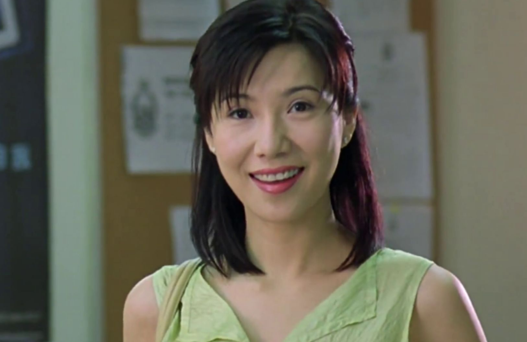 发生车祸让别人替包,养小7岁男友却惨遭抛弃,今53岁仍单身!