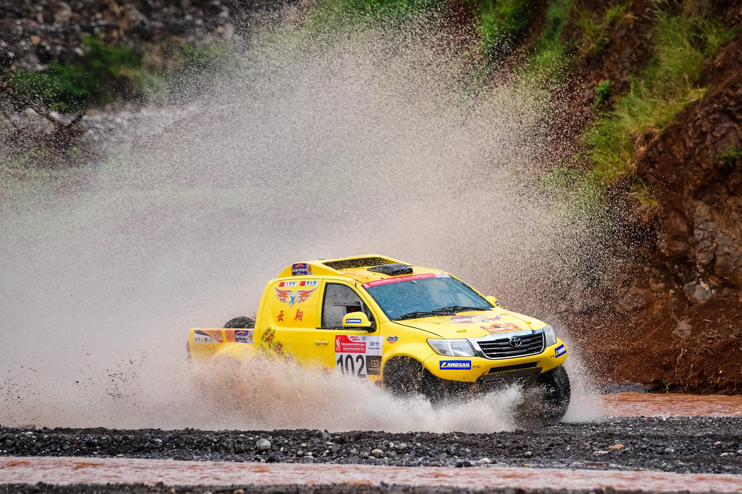 赛车——东川泥石流国际汽车越野赛第二阶段赛况