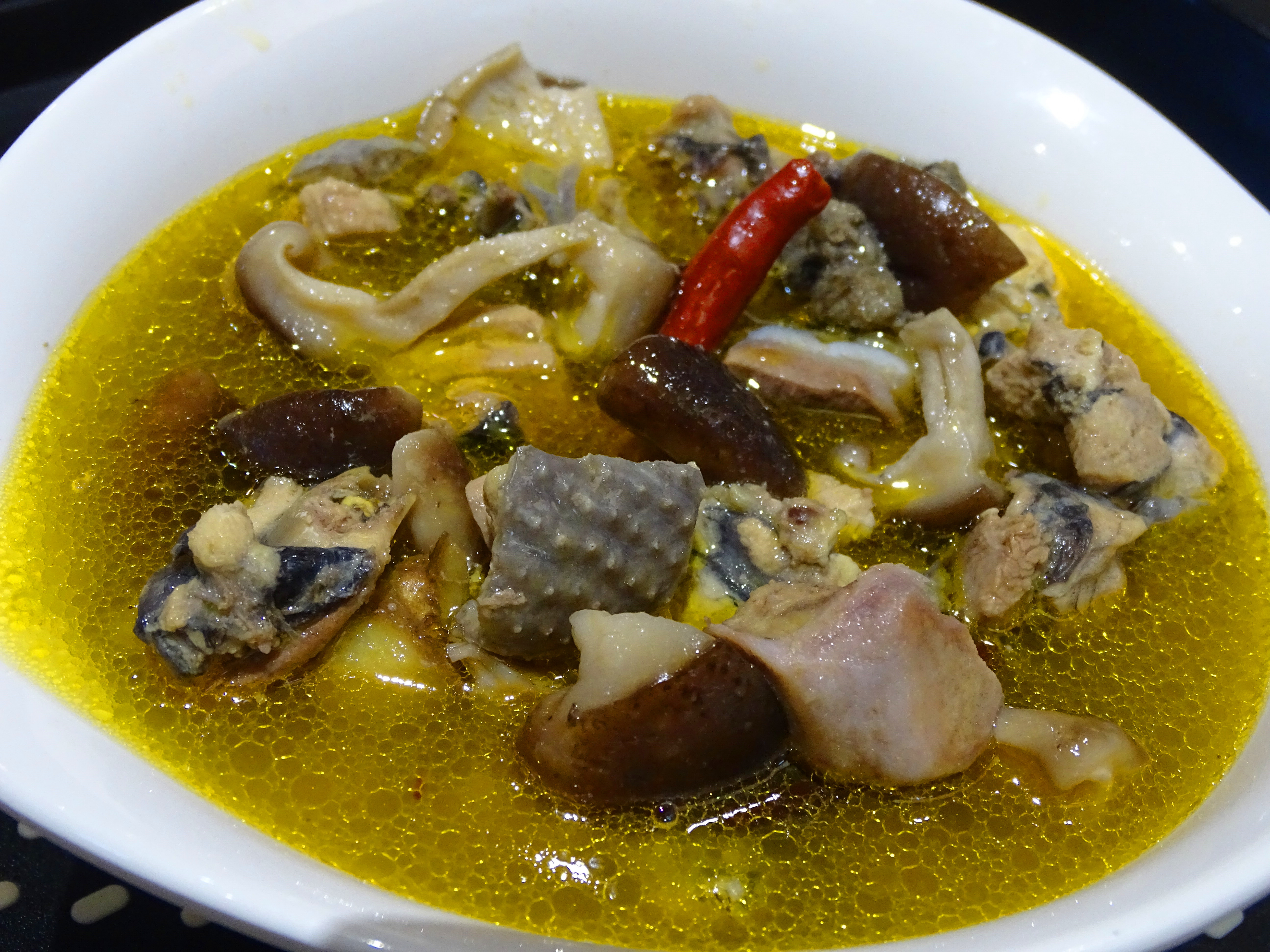 香菇炖土鸡汤,家常味这样做去腥味,汤鲜味美又简单