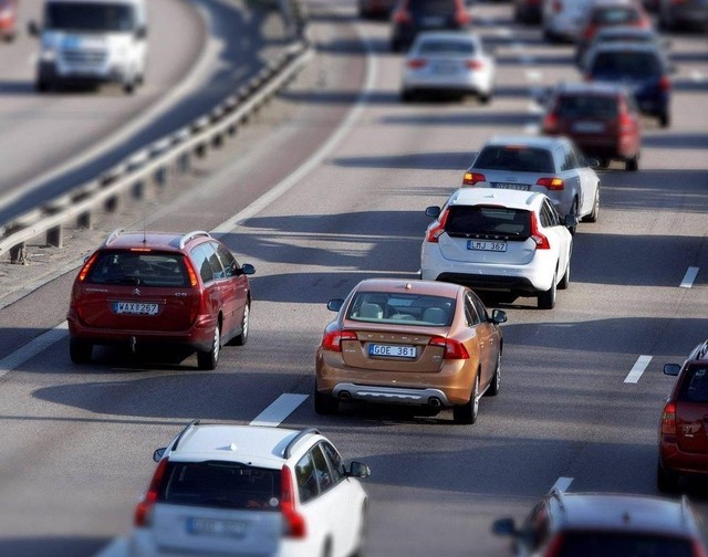 又省一笔 全国收费公路免收车辆通行费