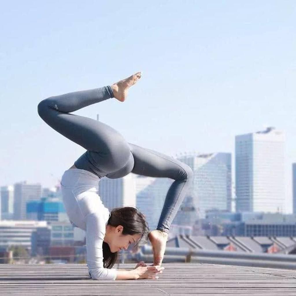 6个瑜伽动作,舒展腰身,练出迷人曲线