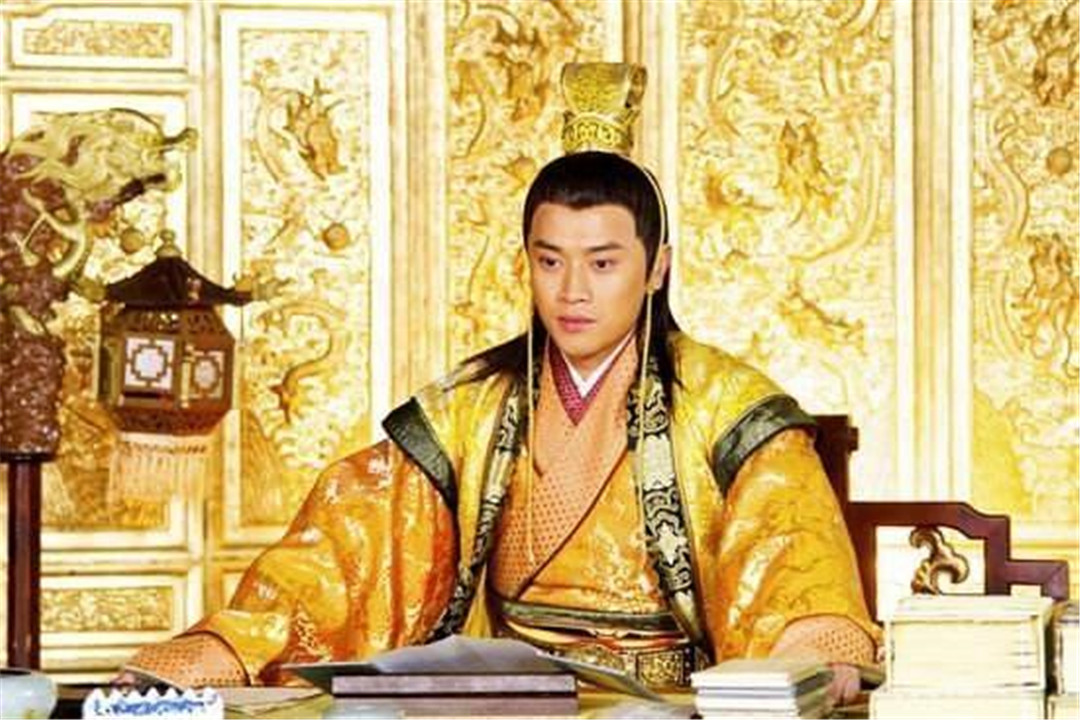 他做到了一妻制,也是极其节俭的皇帝,明孝宗朱佑樘