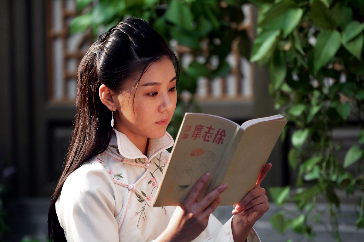 入行多年的她,演过很多专业的影视剧,从来不会拍摄亲吻镜头