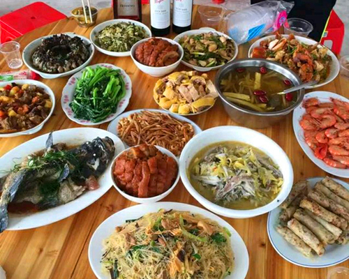 广西人请客吃饭,饭桌上必不可少哪些菜?