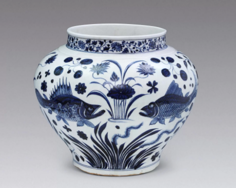 明永乐时期,青花海水江崖纹三足炉,高57.8厘米,囗径37.8厘米,足径37.