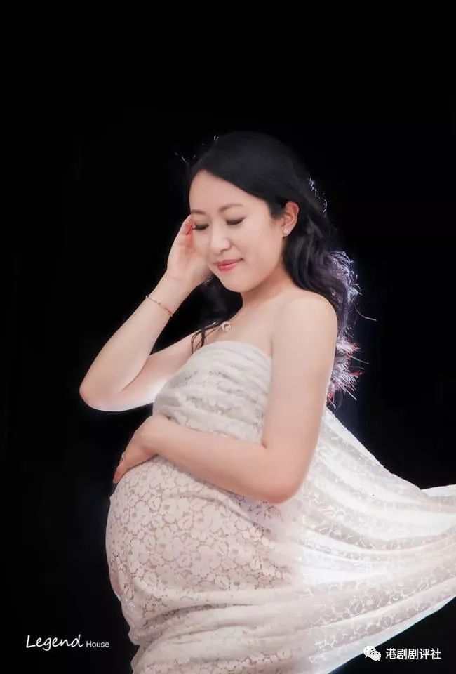 tvb绿叶夫妻拍唯美大肚写真照 预告下月生产是儿子