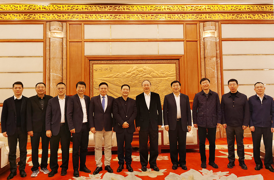 王济武董事长与四川省省长尹力等座谈