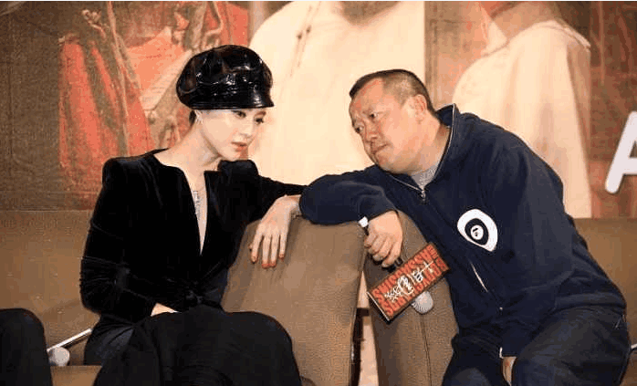 曾志伟与范冰冰旧照流出 网友称:李晨看到有什么想法