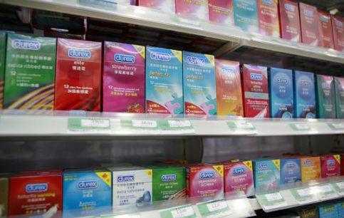 为什么超市收银台旁边永远摆放着安全套,原来这其中有这么多猫腻