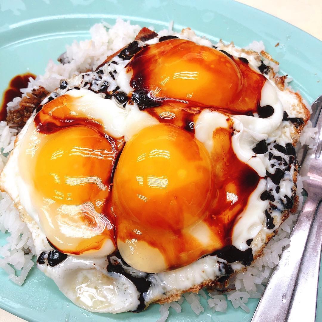 35元三眼仔饭和28元沙爹牛肉炒意粉,香港半世纪老店的情意结