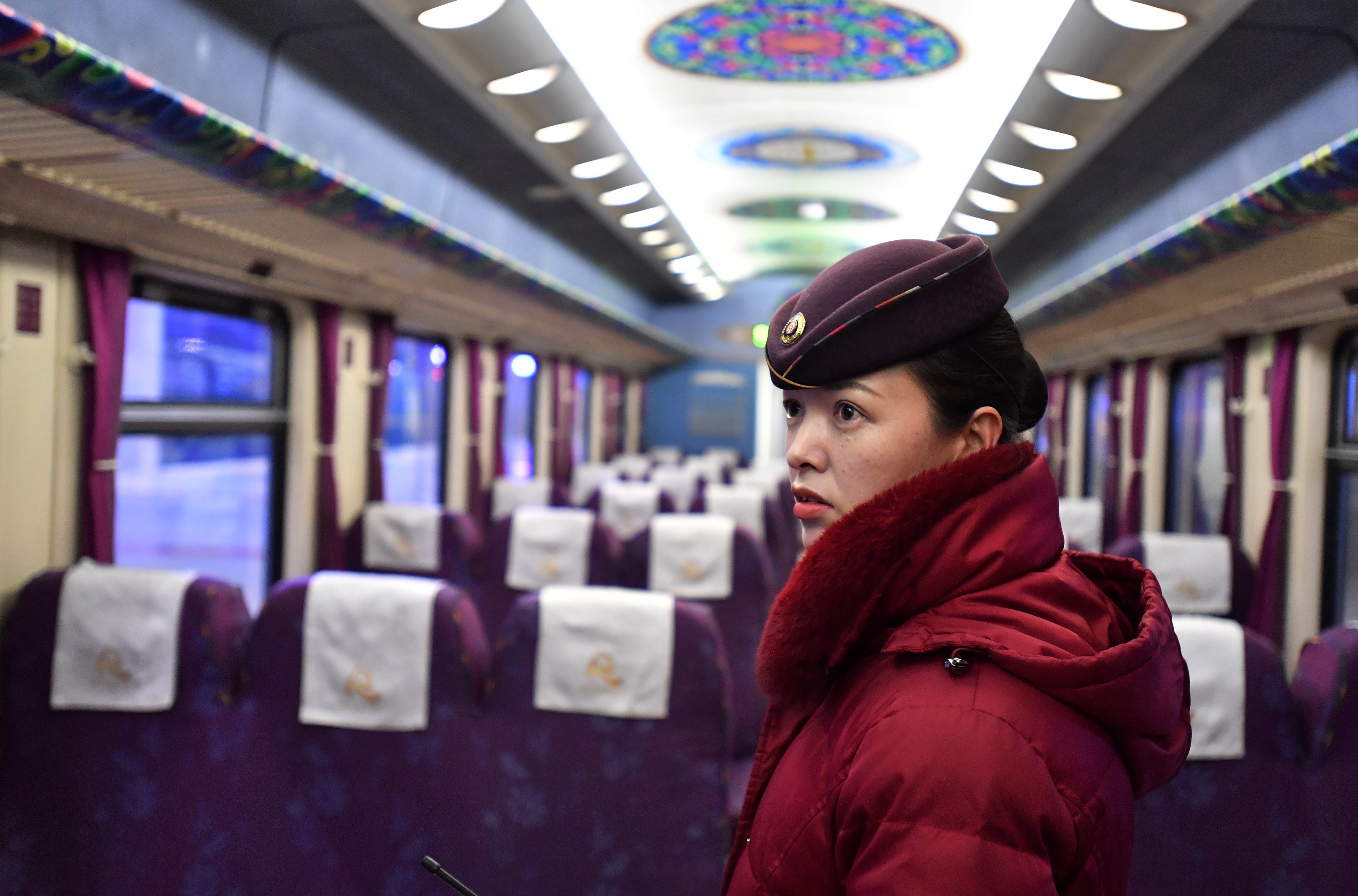 高原上的藏族女列车长——贡久曲珍(1)