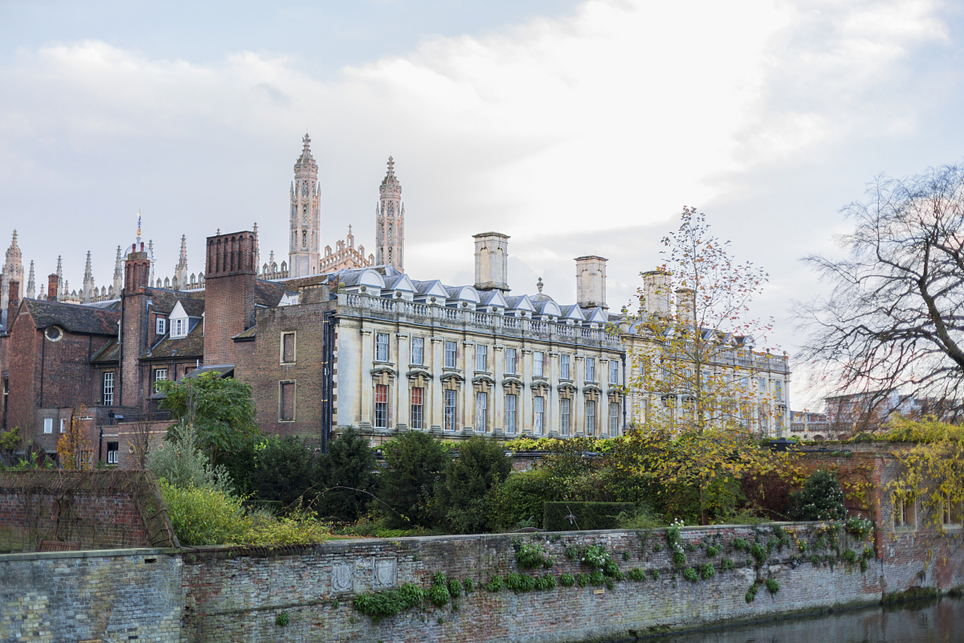 波恩大学,德国顶级学府!全球百强荣誉榜上有名.