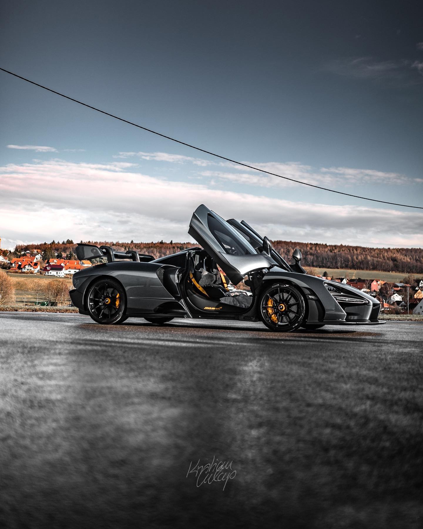 全新迈凯伦塞纳碳黑色涂装版