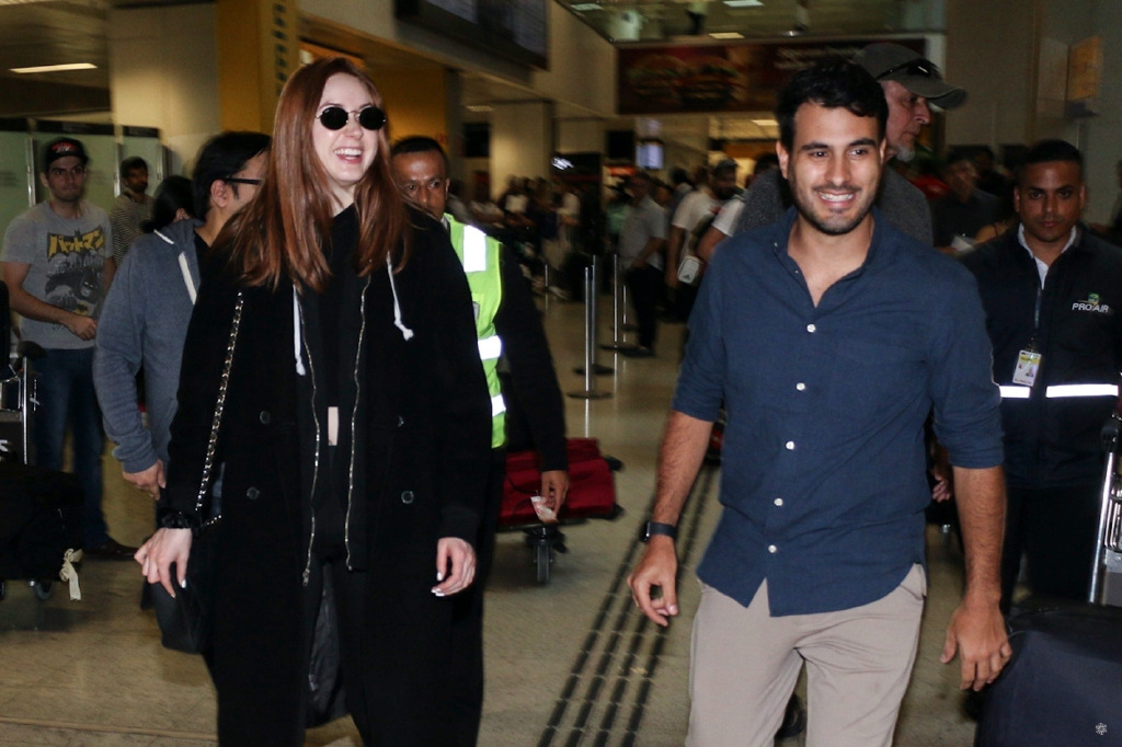 "星云"凯伦·吉兰现身街头!休息9个月长胖不少,脸上堆起了肉肉