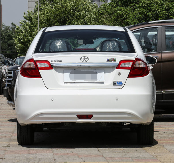 江淮iev4,外形很时尚,开着非常的有感觉