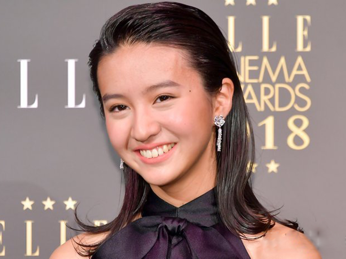 木村拓哉女儿一袭黑裙美到炸"橡胶手套"却抢镜了!